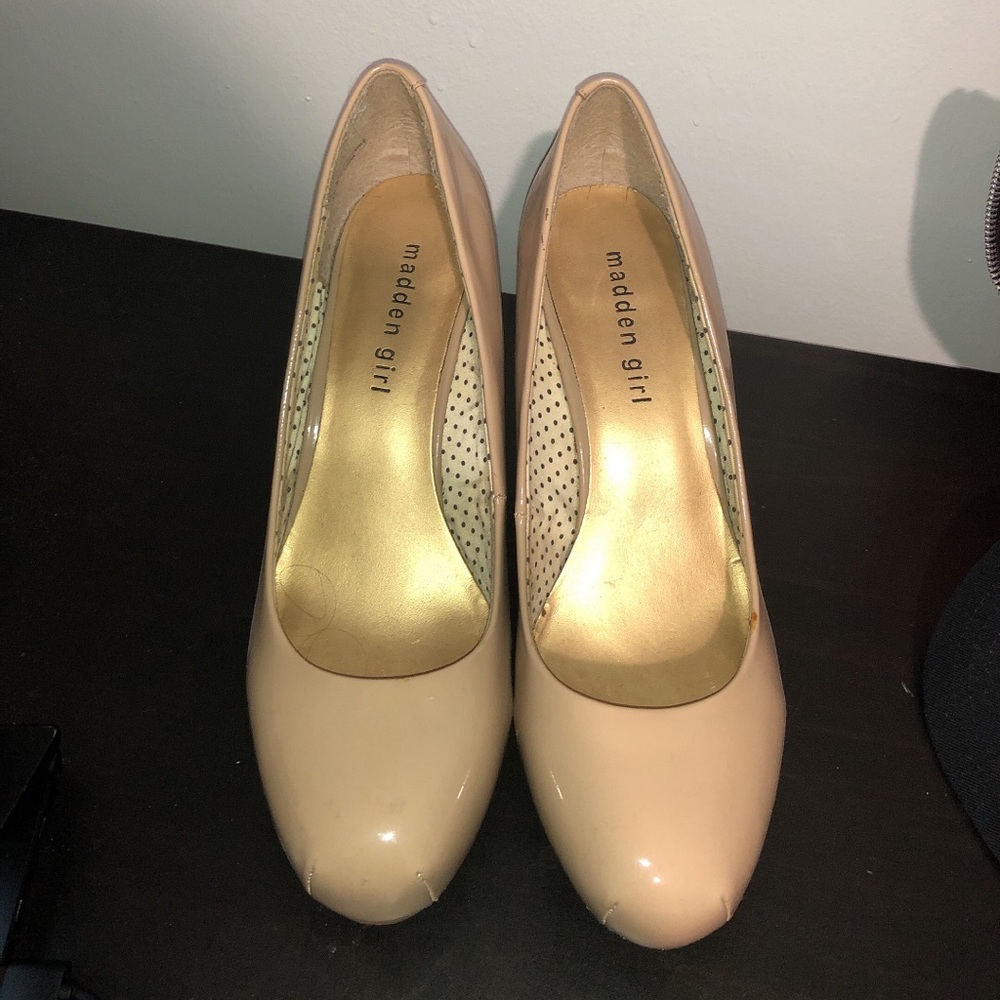 Madden Girl Nude Pumps